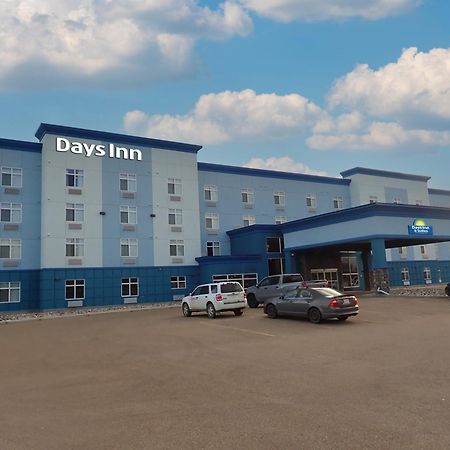 Days Inn & Suites By Wyndham Fort Saskatchewan Exterior foto